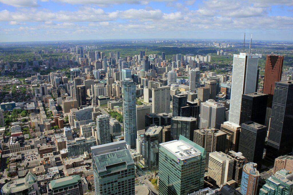 Toronto - move to this beautiful city